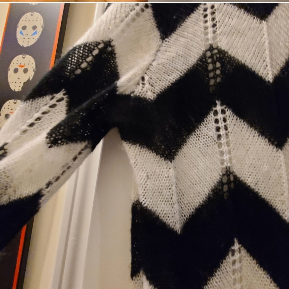 Desperately *ISO* Killstar Twin Peaks/Fire Walk With Me/Black Lodge Sweater/top! - Picture 2 of 4